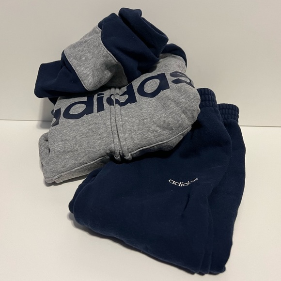 Boys adidas 2 piece set - Picture 1 of 1